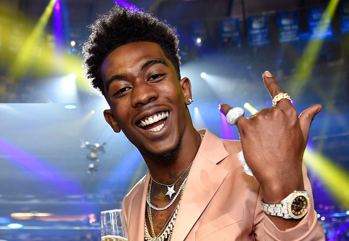 11. Desiigner (19 tuổi, Âm nhạc) giành đĩa đa bạch kim cho single Panda phát hành cuối tháng 2/2016. Đĩa đơn này cũng từng đứng đầu bảng xếp hạng US Billboard Hot 100 và giúp Desiigner xuất hiện trong danh sách đề cử cho giải "Nghệ sĩ mới xuất sắc nhất" tại lễ trao giải MTV Video Music Awards 2016. Ảnh: Page Six.