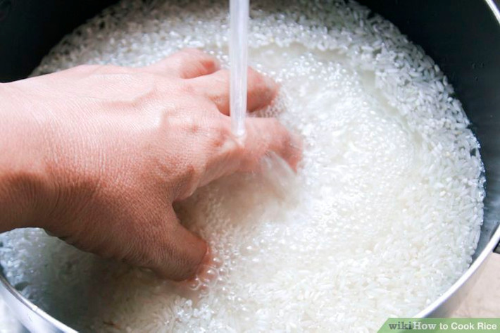 Nhưng đối với phương pháp thứ 3 là ngâm gạo qua đêm rồi mới nấu thì lượng thạch tín bị mất đi tới 80%.