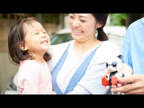 Tình bạn và tình cảm: Mặc dù không mấy hứng thú khi phải làm bạn với bố mẹ nhưng trẻ sẽ luôn tốt hơn nếu có sự ủng hộ về tình cảm của gia đình. Nếu luôn có gia đình đứng sau, trẻ sẽ ít bị suy sụp khi bị căng thẳng quá độ.