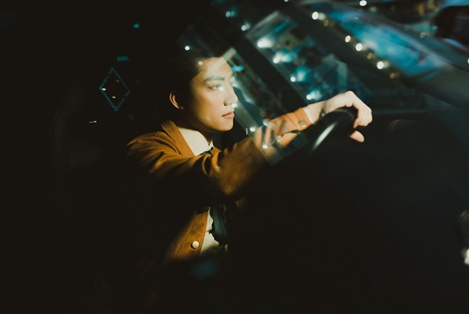 Bác sĩ bất ngờ nổi tiếng cho biết anh gắn bó với ngành Y được 12 năm. Trong đó, nửa thời gian 8X theo học tại Đại học Y Hà Nội. Vũ Quang hiện có 6 năm gắn bó với Bệnh viện Phụ sản Trung ương, Hà Nội.