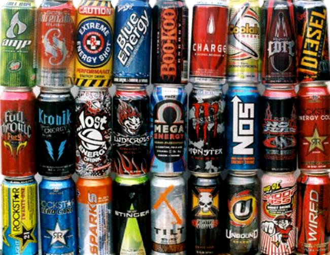 Cần phải tránh các loại đồ uống tăng năng lượng như coca, soda bởi có thể sẽ không đem đến cho bạn nguồn năng lượng bạn cần. Một nghiên cứu tại Anh đã chứng minh khi uống những loại đồ uống ít caffein và nhiều đường này, sau khoảng 1 giờ, bạn sẽ gà gật và mất tập trung hơn. 