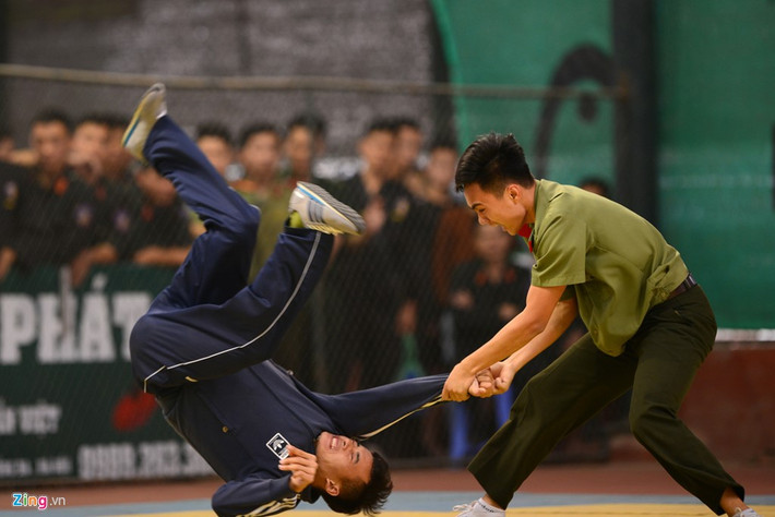Nội dung của Hội thi là những hoạt động bổ ích được thiết kế phù hợp nhằm thể hiện phong trào rèn luyện thể chất, tập luyện võ thuật của tuổi trẻ CAND và sự đa dạng của các loại hình, môn phái võ đang được phổ biến, tập luyện trong các đơn vị, địa phương.