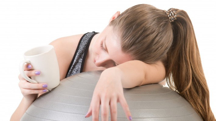 Cơ và khớp yếu: Yếu cơ là một dấu hiệu cho thấy tuyến giáp đang gặp trục trặc, có thể là cường giáp hoặc suy giáp.