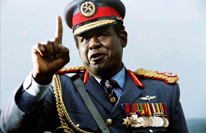 Idi Amin (1925 – 2003): Tại những bữa tiệc lớn do chính mình tổ chức, vị tổng thống Uganda này thường chiêu đãi món ấu trùng ong, dế, ve sầu, kiến bay và châu chấu, trong đó châu chấu và dế mèn chiên là hai đặc sản của Uganda. Món ăn mà ông Idi ưa thích là thịt dê nướng, bánh mì làm từ bột sắn và hạt kê. Ông ăn tới 40 quả cam mỗi ngày vì cho rằng đây là liều viagra tự nhiên. Từng có tin đồn ông ăn thịt kẻ thù của mình nhưng khi được hỏi ông nói “thịt người quá mặn nên tôi không ăn được”.
