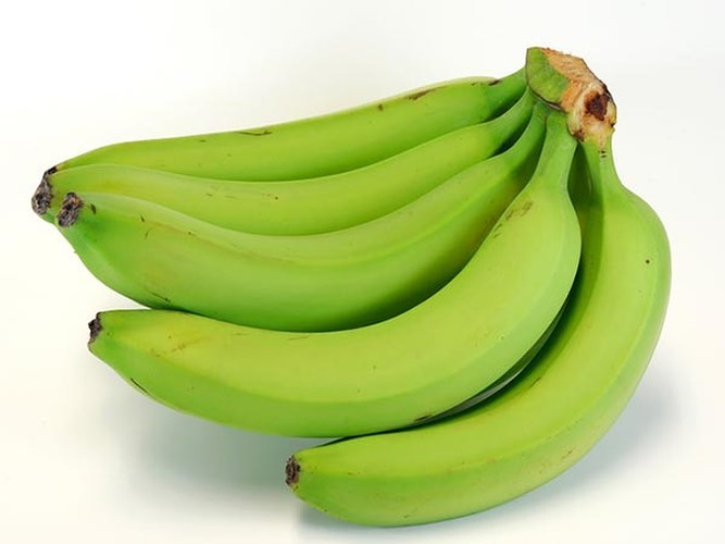 Tinh bột kháng: Tinh bột kháng là một carbohydrate hoạt động như một chất xơ được tìm thấy trong thực phẩm thực vật như gạo, khoai tây, các loại đậu, chuối xanh và các loại ngũ cốc. Nó làm tăng hệ vi sinh đường ruột do đó, thúc đẩy một đại tràng khỏe mạnh. Theo một nghiên cứu trong nghiên cứu phòng chống ung thư, tinh bột kháng cũng có thể làm giảm nguy cơ ung thư đại tràng bằng cách giữ cho ruột khỏe mạnh.