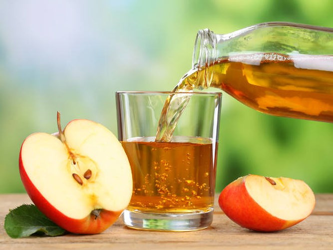 Giấm táo: Giấm táo có đặc tính chống oxy hóa và kháng sinh giúp thúc đẩy sự phát triển của các vi khuẩn đường ruột khỏe mạnh và giúp làm sạch ruột kết. Giấm táo có chứa một loại vi khuẩn gọi là Acetobacter hỗ trợ quá trình tiêu hóa và hoạt động tốt trong ruột của bạn.