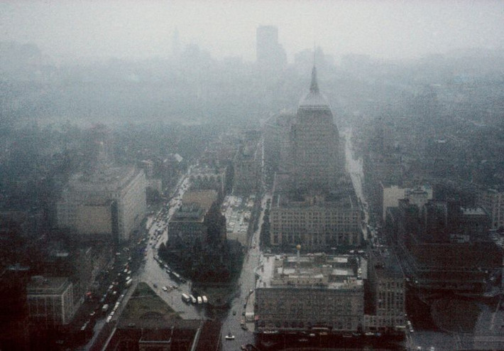 Boston trong mưa, tháng 8/1965. Ảnh: Dick Leonhardt Flickr.