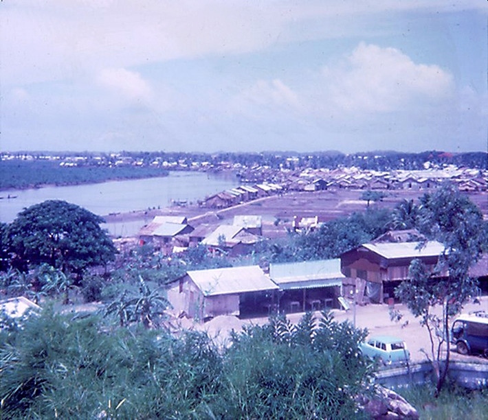 Khung cảnh nhìn từ Thích Ca Phật Đài. Ảnh: Rod O'Dell.