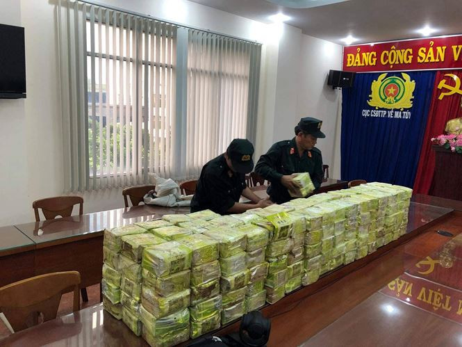 Liên tiếp những ngày cuối tháng 3/2019, tại TP HCM phát hiện nhiều đường dây vận chuyển ma túy số lượng lớn, thiếu tướng Phan Anh Minh, Phó Giám đốc Công an TPHCM đã lý giải nguyên nhân về việc TPHCM đang là điểm tập kết của ma tuý.