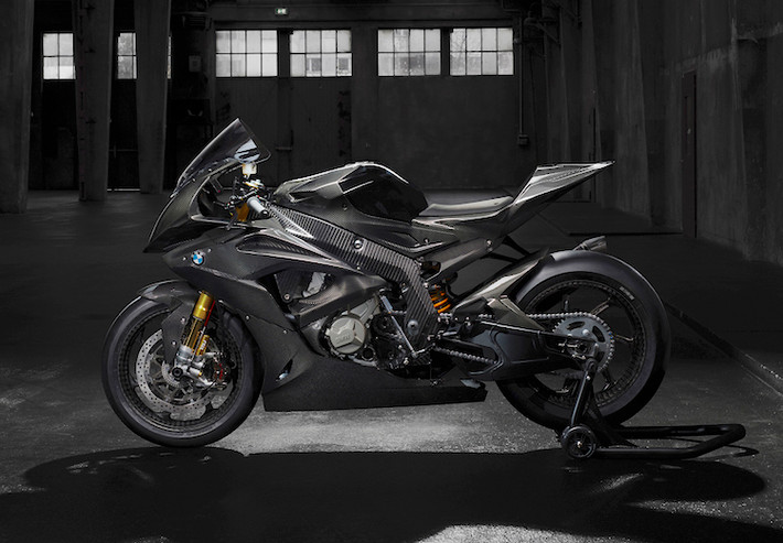 BMW không công bố chi tiết về động cơ của HP4 Race Concept, tuy nhiên chắc chắn chiếc xe vẫn sử dụng máy 4 xi-lanh thẳng hàng 1000 cc của S1000RR, nhưng có công suất nâng lên tối thiểu 200 mã lực. Các phụ tùng khác được sử dụng cho chiếc xe cũng sẽ thuộc "hàng top".