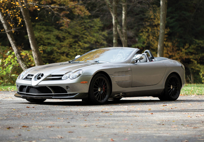 Mẫu xe cuối cùng trong "tam hoàng" siêu xe đầu Thế kỷ 20 là Mercedes SLR McLaren. Lần đầu tiên Mercedes SLR McLaren xuất hiện trước công chúng là vào năm 1999 dưới dạng concept và có tên gọi Vision SLR. Lúc đó Mercedes vẫn đang nắm tới 40% cổ phần của McLaren và đang hợp tác cùng hãng siêu xe Anh trong giải Công thức 1.