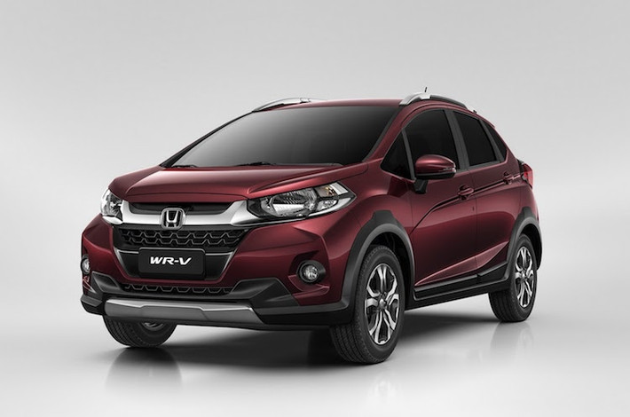 Tại triển lãm ôtô Sao Paolo đang được tổ chức tại Brazil, mẫu crossover cỡ nhỏ, giá rẻ Honda WR-V mới đã được hãng công bố lần đầu tiên. Tên gọi của WR-V được viết tắt từ Winsome Runabout Vehicle, nghĩa là mẫu xe cỡ nhỏ "đầy cám dỗ", hướng tới các khách hàng năng động và thường xuyên tham gia vào những hoạt động ngoài trời.