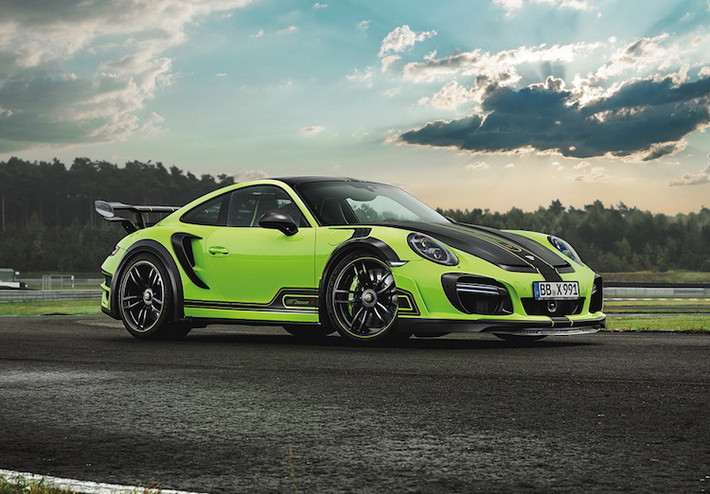 Từ nhiều năm qua, phiên bản Porsche 911 Turbo đã luôn được mệnh danh là "kẻ tạo ra góa phụ" (widowmaker) bởi công suất mạnh mẽ khiến chiếc xe rất khó kiểm soát. Tuy nhiên với một số tay lái "cứng" và những hãng độ như Techart, chiếc xe vẫn chưa đủ hoàn hảo với họ. Đó là lý do vì sao Techart đã tiếp tục phát triển ra bản độ GTstreet R này.