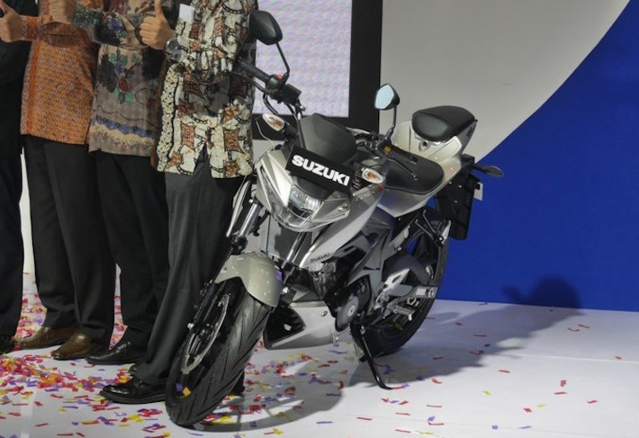 Theo Suzuki tại Indonesia, GSX-S150 mới sẽ được bán sau GSX-R150, vốn sẽ chính thức được phân phối tại các showroom vào đầu năm 2017. Giá bán của xe chưa được công bố.