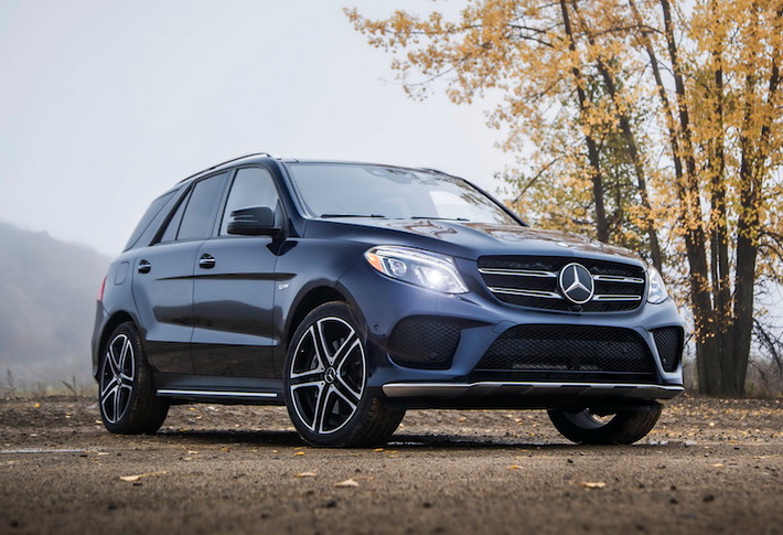 Kể từ khi coi dòng AMG Sport trở thành những chiếc xe thể thao AMG thực thụ, Mercedes đã tung ra một loạt các phiên bản thể thao 43 AMG thuộc nhiều dòng xe khác nhau như GLC-Class, C-Class và E-Class. Tới nay, hãng đã lại tiếp tục tung ra phiên bản Mercedes GLE 43 AMG mới nhất, dựa trên dòng SUV GLE-Class phiên bản nâng cấp facelift.