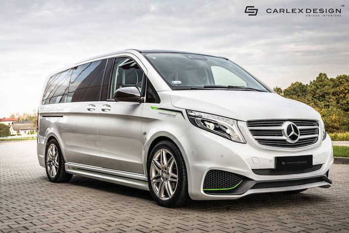 Minivan Mercedes V-Class, hay còn có tên gọi Vito ở nhiều nước châu Âu vốn là một mẫu minivan thương mại, được sử dụng để chở người với số lượng lớn hoặc chở hàng hóa. Tuy nhiên qua bàn tay của hãng độ Carlex Design, chiếc xe đã nâng 1 tầng đẳng cấp, trở nên sang trọng như những dòng xe con của Mercedes.