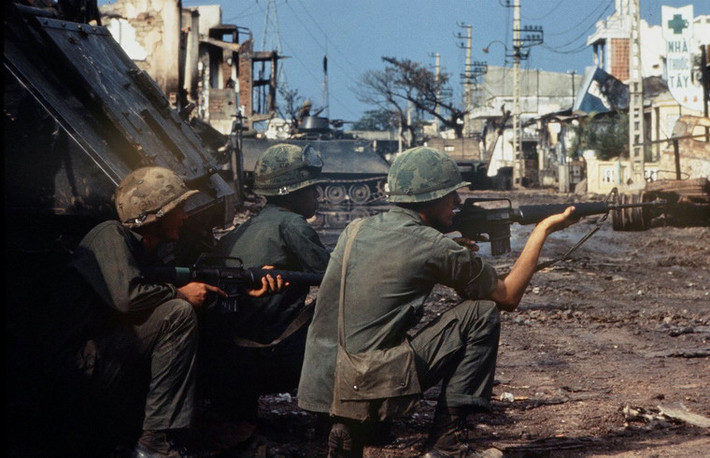 Lính Mỹ chiến đấu ở khu vực quận 8, Sài Gòn năm 1968.