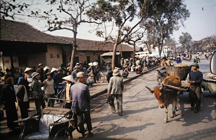 Khu vực bến xe Kim Mã.