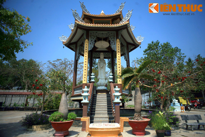 Không chỉ là một thắng cảnh nổi tiếng, chùa Hội Khánh còn là một trung tâm tu học Phật giáo quan trọng của khu vực miền Nam.