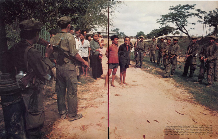 Quân Lon Nol bắt giữ những người Việt bị tình nghi ủng hộ quân giải phóng ở Kampong Cham, 11/4/1970.