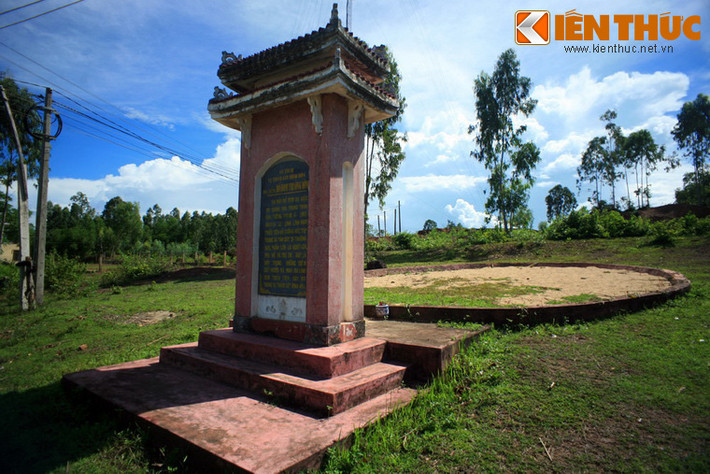 Khi phát hiện có một nhóm người ẩn nấp trong buồng đất ngôi nhà một người nông dân tên là Trắp, lính Hàn Quốc đã nã súng, ném lựu đạn và dùng lưỡi lê gắn trên mũi súng đâm chết 15 người, gồm 4 thành viên gia đình ông Trắp và 11 người hàng xóm.