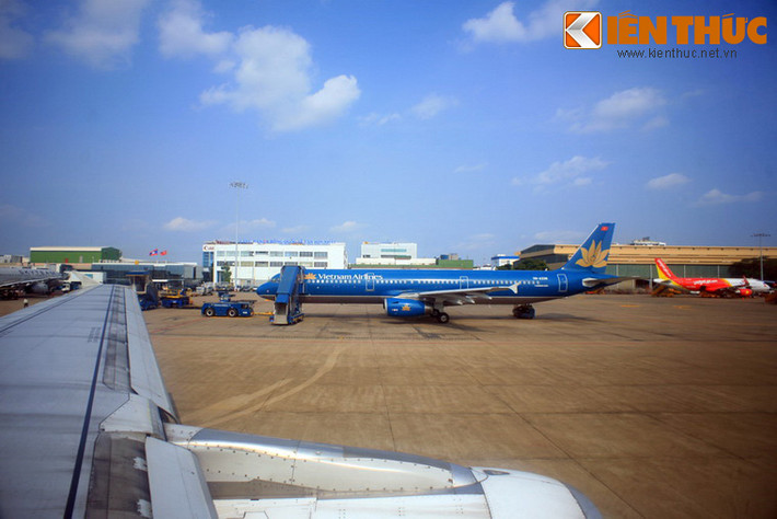 Đối với nhiều du khách phương xa, sân bay Tân Sơn Nhất là hình ảnh đầu tiên của một TP HCM hiện đại xuất hiện trước mắt họ trong mỗi chuyến đi tới thành phố này.