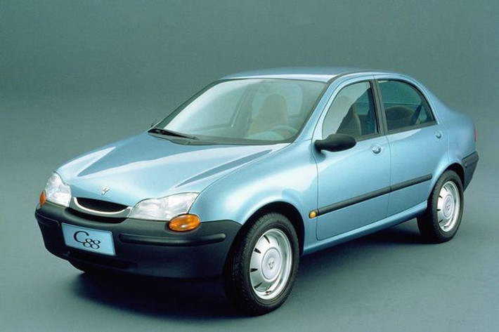 Trong lịch sử, hãng siêu xe Porsche không thường xuyên tạo ra những mẫu xe ý tưởng (concept). Tuy nhiên những chiếc concept được Porsche tạo ra thường gần như chắc chắn sẽ được "thương mại hóa". Một trong số ít những ngoại lệ đó là mẫu sedan siêu rẻ Porsche C88 do hãng tạo ra vào năm 1994.