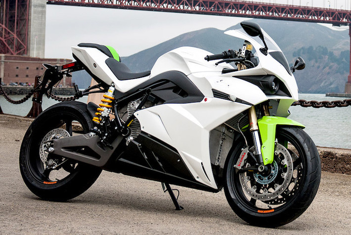 Được thành lập chính thức vào năm 2014 tại Ý, Energica hướng tới mục tiêu sản xuất những chiếc môtô điện hiệu năng cao và thân thiện với môi trường. Mẫu xe đầu tiên của hãng là chiếc Ego và vừa qua, siêu môtô điện Energica Ego 2017 mới nhất đã ra mắt với nhiều cải tiến để khiến nó tiến gần hơn tới hiệu năng của một chiếc môtô chạy xăng truyền thống.