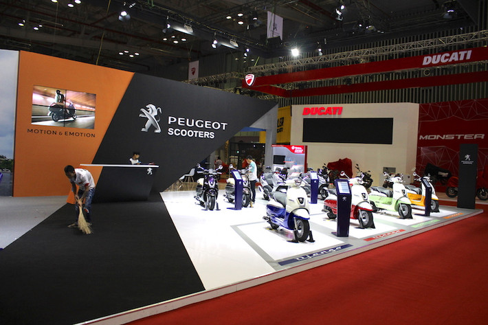 Peugeot Motocycles chính thức gia nhập thị trường Việt Nam vào cuối quý 4 năm 2016 nhằm xây dựng thương hiệu xe máy Peugeot Scooters và cung cấp nhiều lựa chọn hơn cho khách hàng Việt Nam ở phân khúc xe tay ga cao cấp. Tại triển lãm xe máy Việt Nam 2017, hãng xe Peugeot đã gây ấn tượng với khu trưng bày rộng rãi và mang phong cách Pháp.