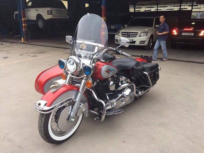 Tại Việt Nam, khi nhắc tới những chiếc môtô 3 bánh sidecar (hay còn được gọi là "xít-đờ-ca", nhiều người sẽ nghĩ ngay tới dòng xe Ural nổi tiếng. Tuy nhiên trên Thế giới, ngoài Ural, những chiếc môtô Harley-Davidson khủng cũng rất thường xuyên có phiên bản sidecar, hoặc độ thuyền sản xuất bởi các hãng thứ 3.