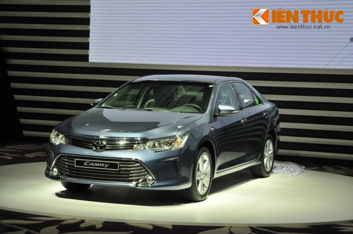 Trong toàn bộ các dòng xe, phiên bản Camry 2.5Q cao cấp có mức giảm "khủng" nhất, từ 1,383 xuống còn 1,293 tỷ. Các phiên bản 2.0E và 2.5G của Camry cũng đều được giảm sâu tới 70 triệu đồng, chỉ còn 1,028 tỷ và 1,166 tỷ đồng.