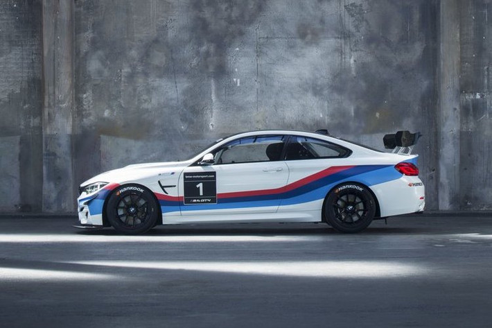 Hiện tại, hãng xe hơi BMW đã bắt đầu mở đơn đặt hàng cho M4 GT4 với giá khởi điểm từ 169.000 Euro (tương đương 4,3 tỷ đồng) - đắt hơn gấp đôi so với một chiếc M4 "full option" bản dân dụng tại châu Âu. Tuy nhiên là một chiếc xe đua, người mua xe sẽ chỉ được phép sử dụng M4 GT4 ở bên trong trường đua.