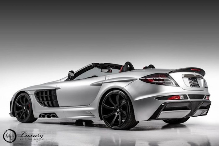 Phần đuôi xe của SLR McLaren cũng đã được hãng độ này "chế cháo" lại hoàn toàn, với cản sau hoàn toàn mới và cánh gió gắn trên nắp khoang hành lý được tích hợp đèn phanh. Toàn bộ những chi tiết độ này đều đã được FAB Design làm từ sợi carbon, khiến chiếc SLR vẫn "giữ cân" để đạt hiệu năng tốt nhất.