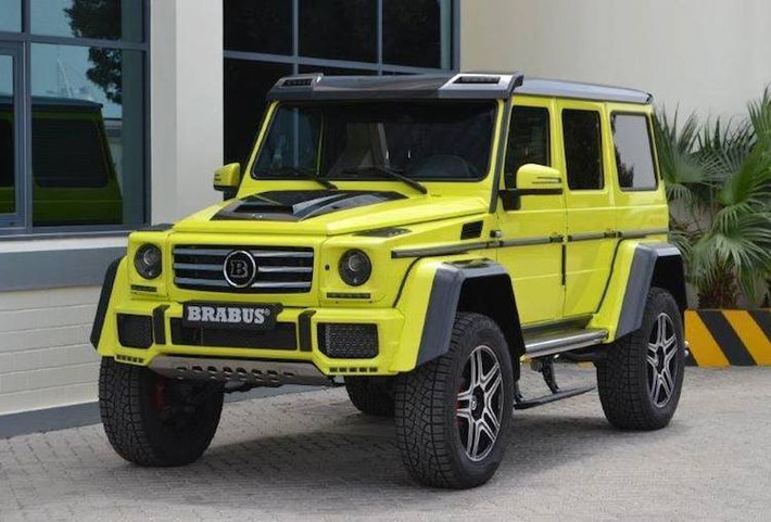 Tuy nhiên sau khi "qua tay" Brabus, chiếc xe đã đạt công suất tối đa 542 mã lực và mô-men xoắn cực đại 800 Nm. Với sức mạnh tăng thêm, G500 4x4² có khả năng đạt 0-100 km/h chỉ trong 6,7 giây và tốc độ tối đa 210 km - một "thành tích" không nhỏ khi chiếc xe nặng tới 3 tấn.
