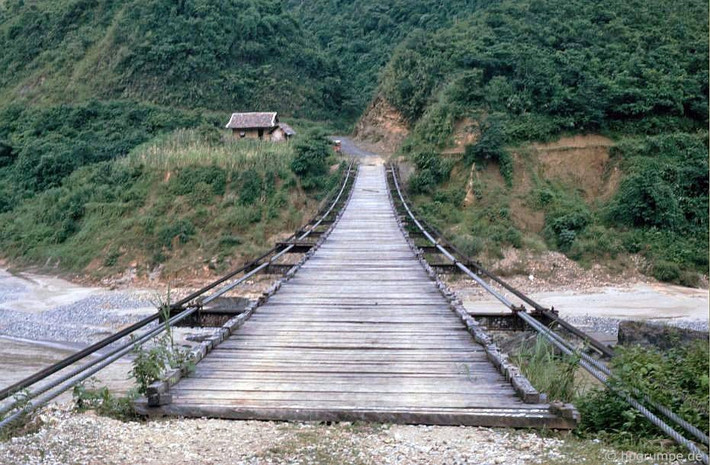 Cầu treo ở Lai Châu.
