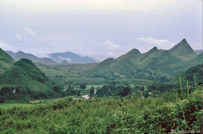 Cảnh quan trên đường từ Lai Châu đến Sa Pa.