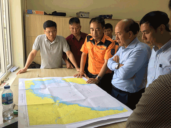 Hiện lực lượng chức năng vẫn đang nỗ lực tìm kiếm các nạn nhân đang mất tích. (Ảnh: Toquoc)