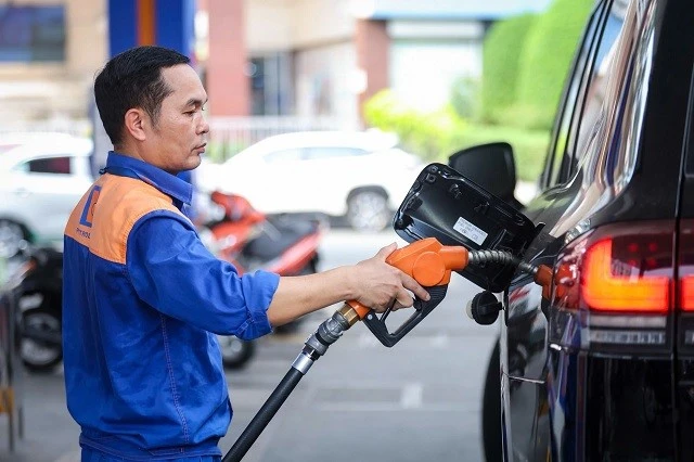 Bộ Công thương đề xuất chi 5.000 đồng/lít xăng dầu từ Quỹ bình ổn