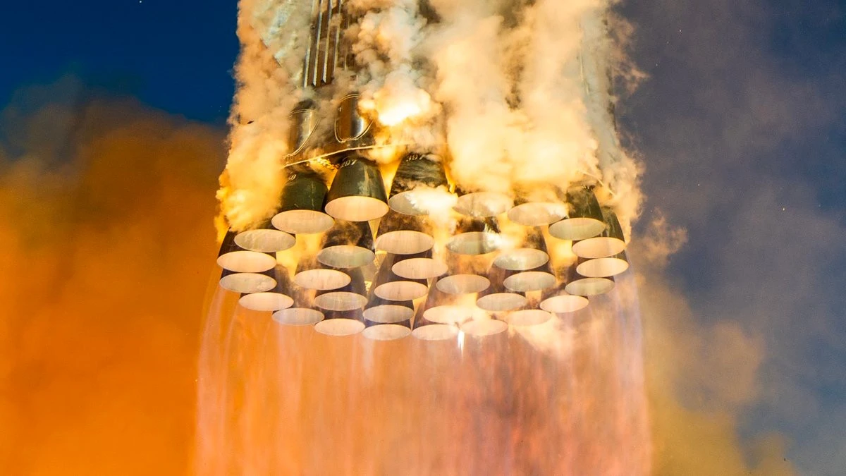 SpaceX thử nghiệm tên lửa 33 động cơ tại Texas 