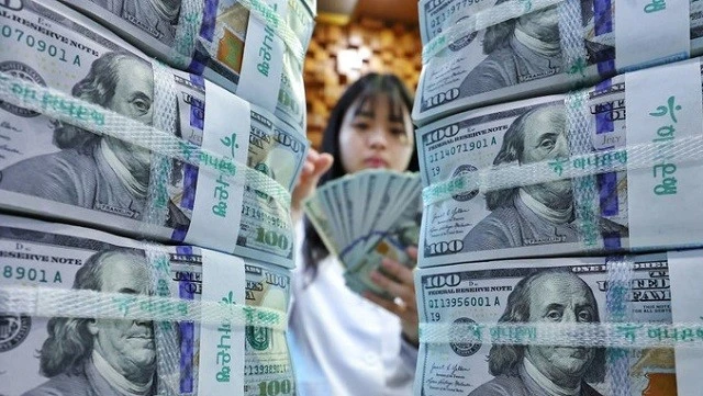 USD tăng nhẹ, ngân hàng bán ra kịch trần sau thỏa thuận Mỹ-Iran