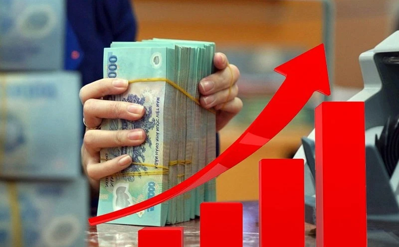 'Cuộc đua' lãi suất tiết kiệm nóng trở lại chạm mốc 10%