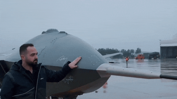 "Chúng ta đã mở ra chương mới trong lịch sử hàng không", tướng Ziya Cemal Kadioglu, tư lệnh không quân Thổ Nhĩ Kỳ, tuyên bố. Ông thêm rằng tên lửa Gokdogan được dẫn đường bằng radar và đạt độ chính xác tuyệt đối trong cuộc thử nghiệm.