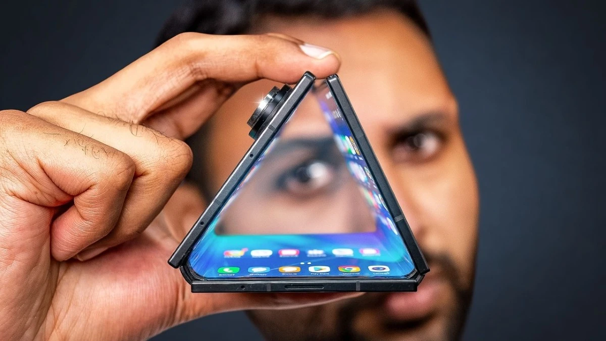 Samsung ra mắt TriFold, gập 3 mở ra rộng 10 inch, giá 66 triệu đồng