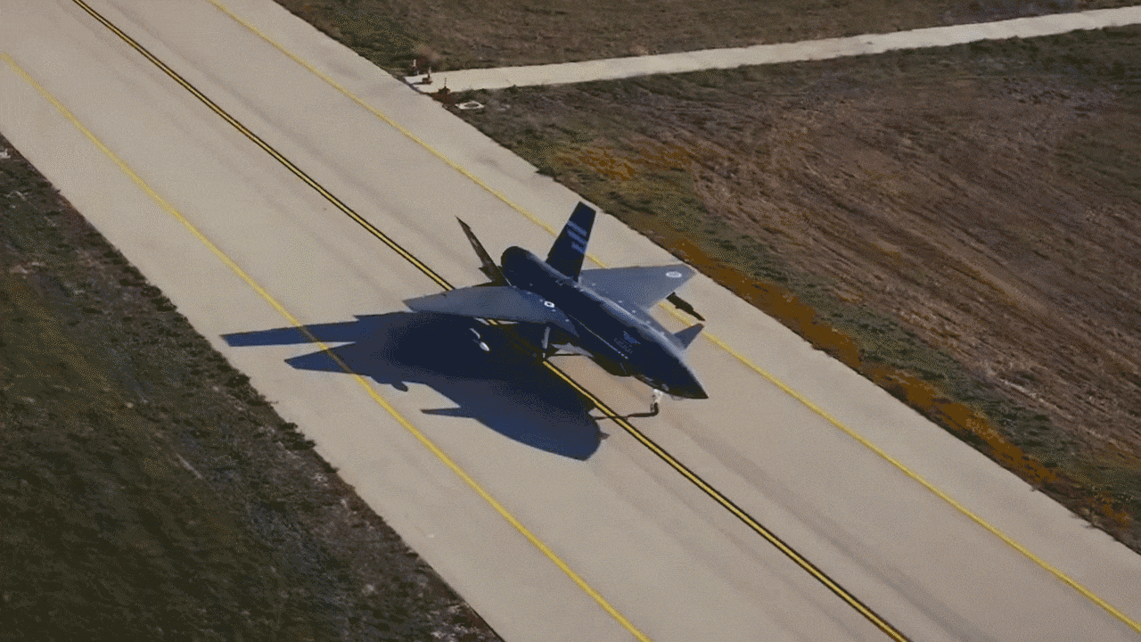 Đây được coi là lần đầu UAV phóng tên lửa đối không và diệt mục tiêu bay, do phần lớn UAV trên thế giới được thiết kế chủ yếu để làm nhiệm vụ trinh sát và tấn công mặt đất. Kizilelma đã vượt mặt dòng MQ-28A của Boeing Defense Australia, dự kiến thử nghiệm khai hỏa tên lửa đối không tầm trung AIM-120 AMRAAM trong tháng 12.