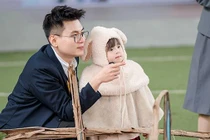 Pam tiếp tục tạo nên 'cơn sốt' với khoảnh khắc 'bỏ rơi' ba Long  