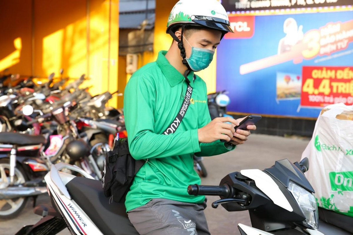 Shipper bội thu ngày 8/3, tiền kiếm được bằng nửa tháng lương ảnh 1 Shipper bội thu ngày 8/3, tiền kiếm được bằng nửa tháng lương ảnh 1