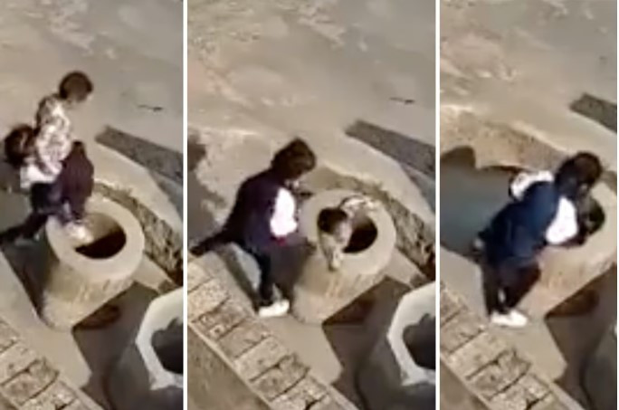 Bé gái bế bạn hàng xóm ném xuống giếng, lời giải thích ngã ngửa ảnh 1