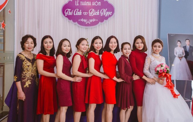Gia đình ở Nghệ An có 8 cô con gái đều học ngành Y Dược: Một mình mẹ gồng gánh nuôi con, giờ được báo hiếu ảnh 1 Gia đình ở Nghệ An có 8 cô con gái đều học ngành Y Dược: Một mình mẹ gồng gánh nuôi con, giờ được báo hiếu ảnh 1