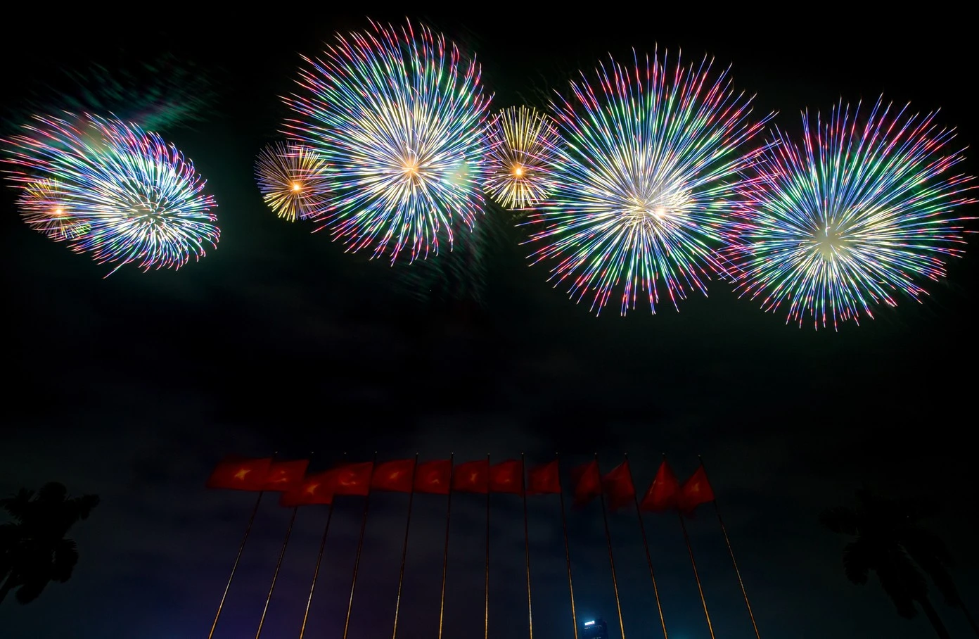 Sơ duyệt pháo hoa nghệ thuật quy mô lớn: Vừa hé lộ đã “đốn tim” người dân Thủ đô