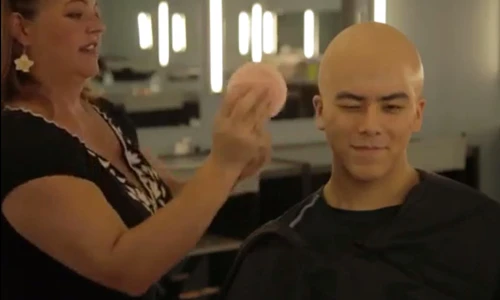 Chi tiết quá trình hóa trang thành hòa thượng trong phim